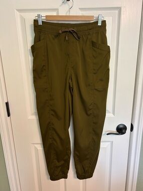 Eddie Bauer Olive Green Cargo Jogger Pants